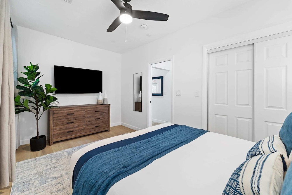 House (Multiple Bedrooms) photo 1
