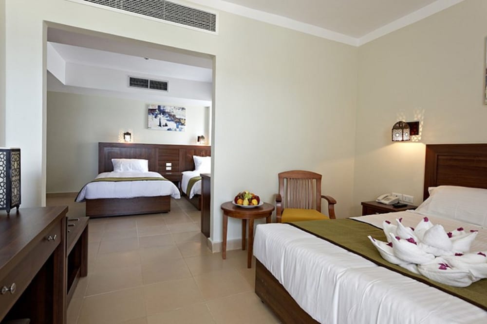 Available room thumbnail 5