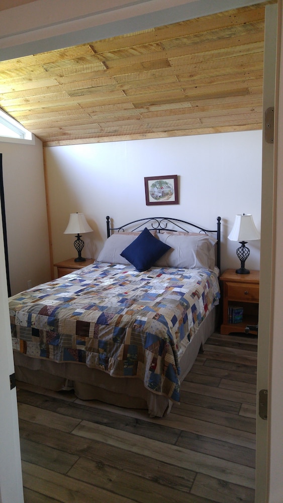 Cabin, 2 Bedrooms, Mountain View photo 1