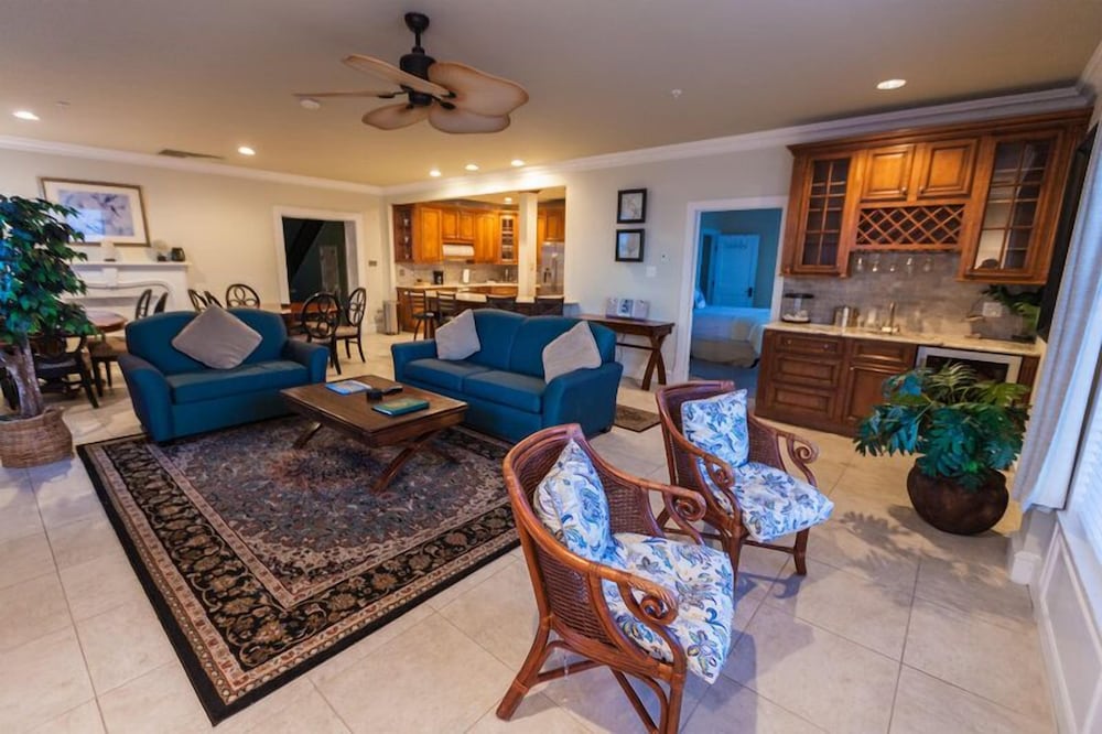 Ocean Front 5 Bedroom Suite