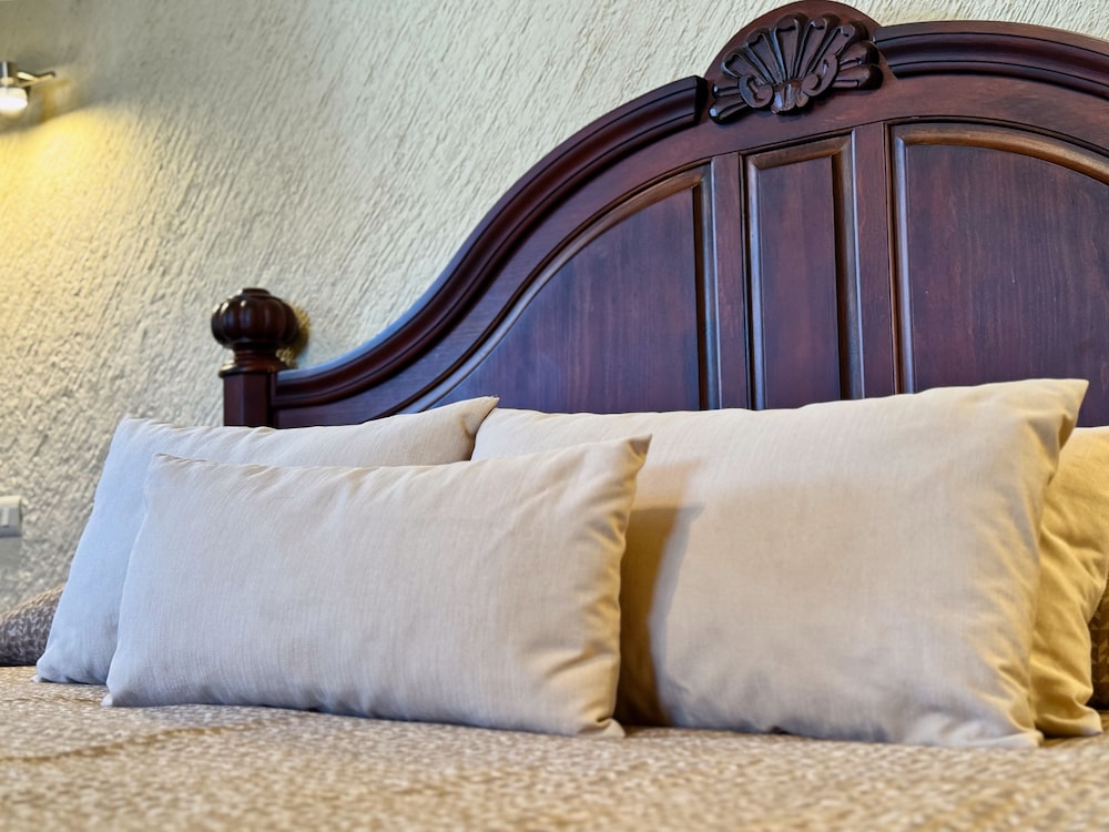 Deluxe Double Room, 1 Bedroom, Pool View, Tower photo 2