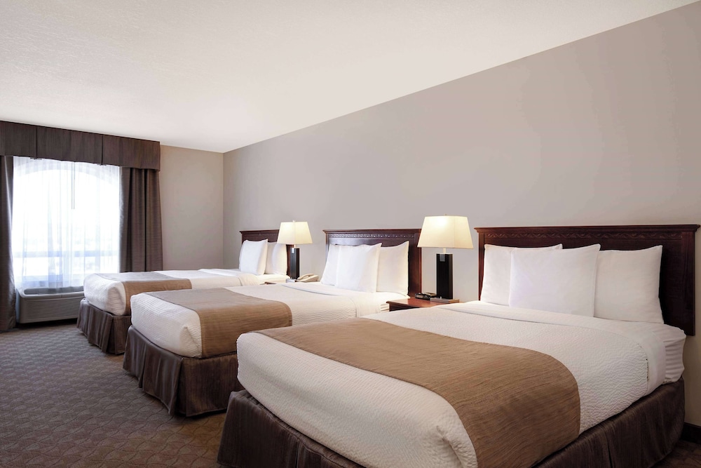 Room, Multiple Beds, Non Smoking photo 1