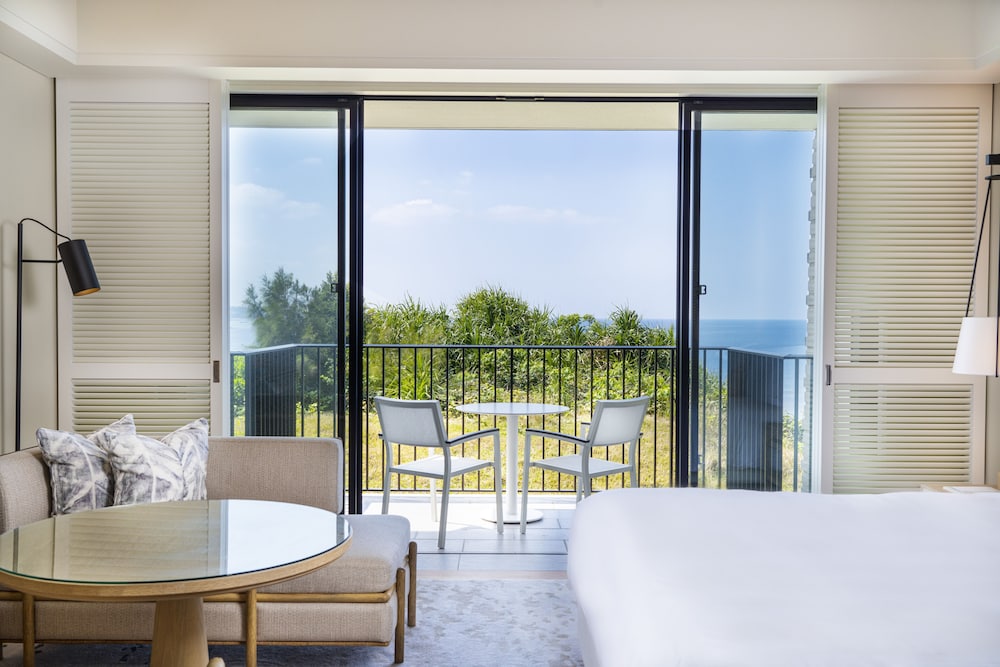 Deluxe Partial Oceanview King, Non Smoking photo 2