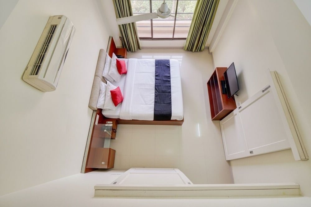 Deluxe Family Room Level G