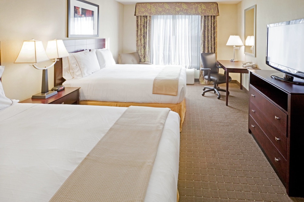 Suite, 2 Queen Beds - Photo 1
