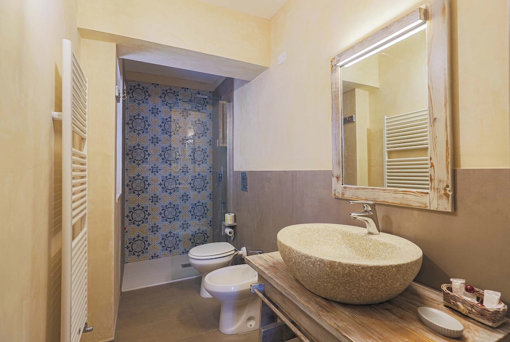 Standard Double Room (10)