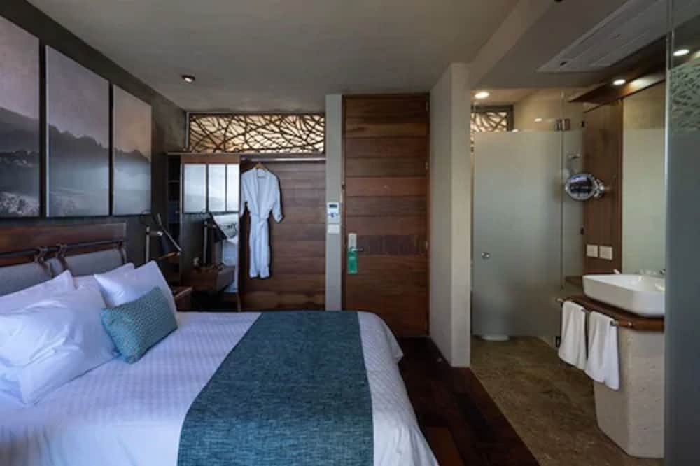 Superior Room, 1 Queen Bed