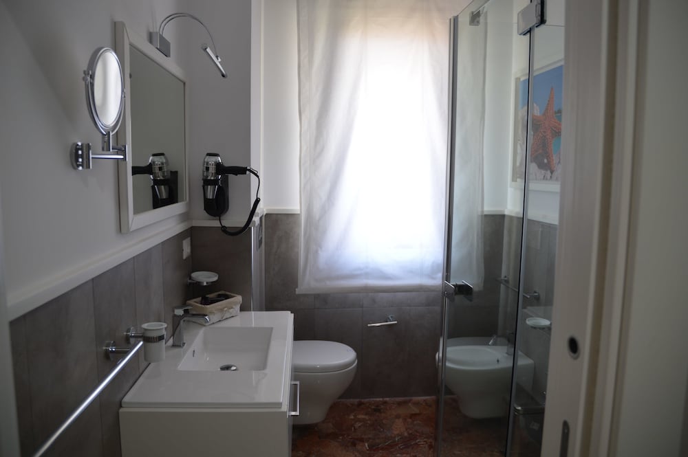 B&B Vanity, Bild 4