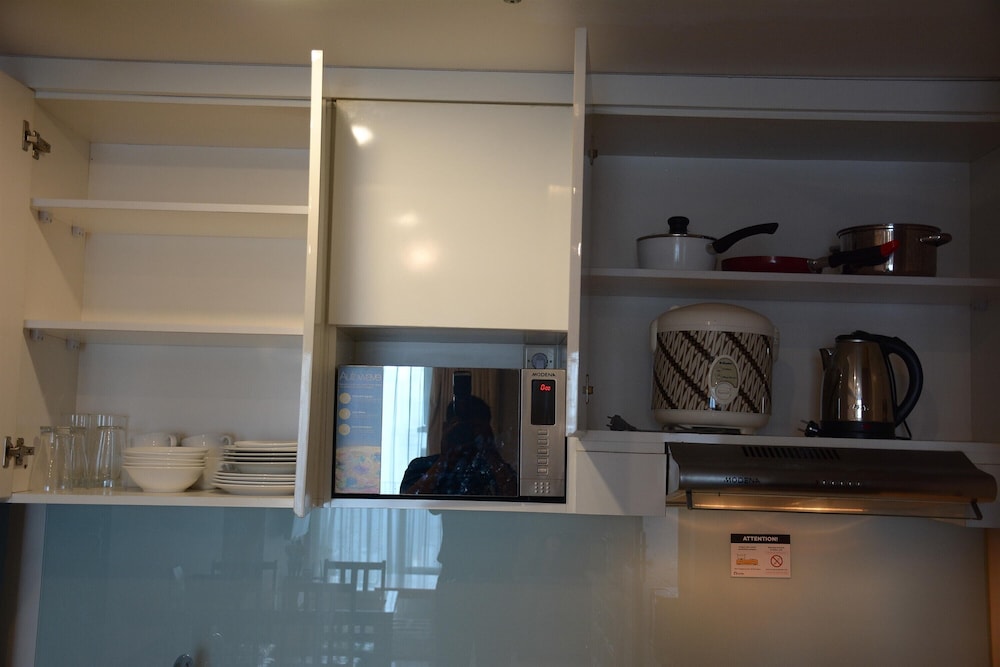 Room - Photo 10