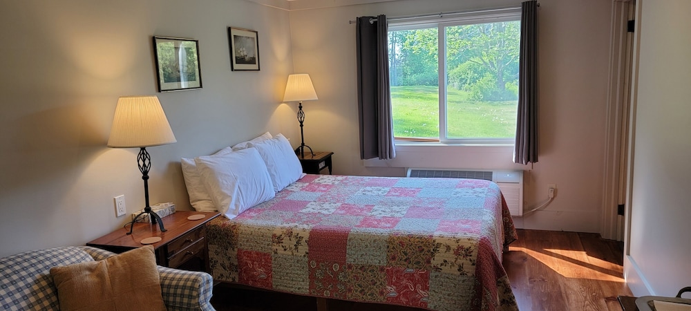 Standard Queen Room photo 3