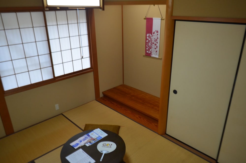Japanese Style Room with Shared Toilet photo 2
