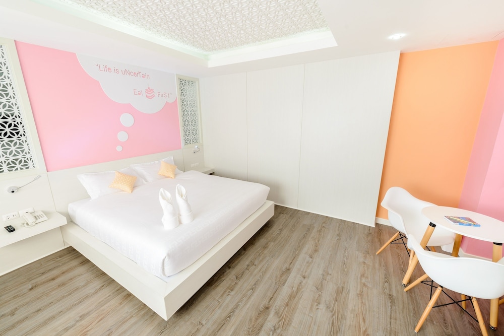 Family Room - Photo 7