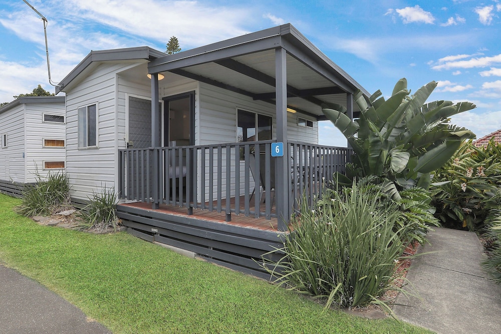 Standard Cabin - Sleeps 2 - Dog Friendly photo 3