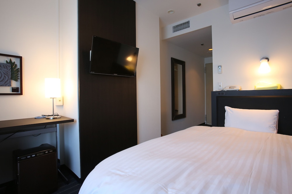 Basic Double Room, Non Smoking - Photo 1