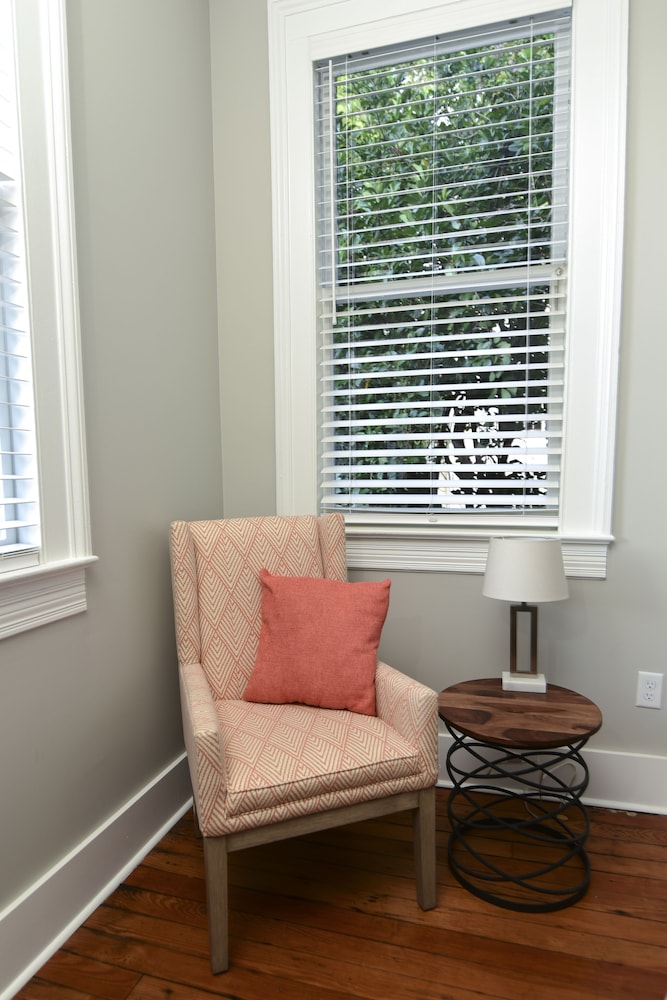 Luxury Room, 1 King Bed, Ground Floor