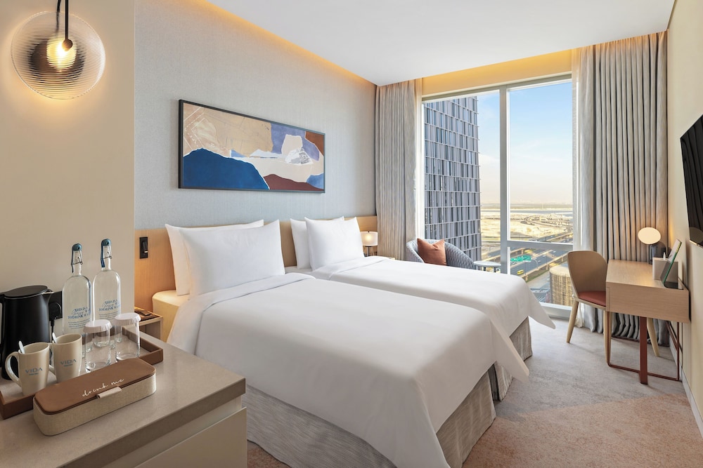 Deluxe Room, 2 Twin Beds, City View