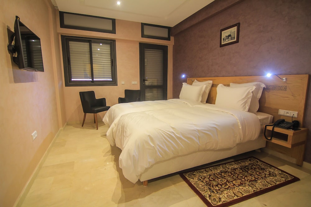 Presidential Triple Room, Non Smoking photo 3