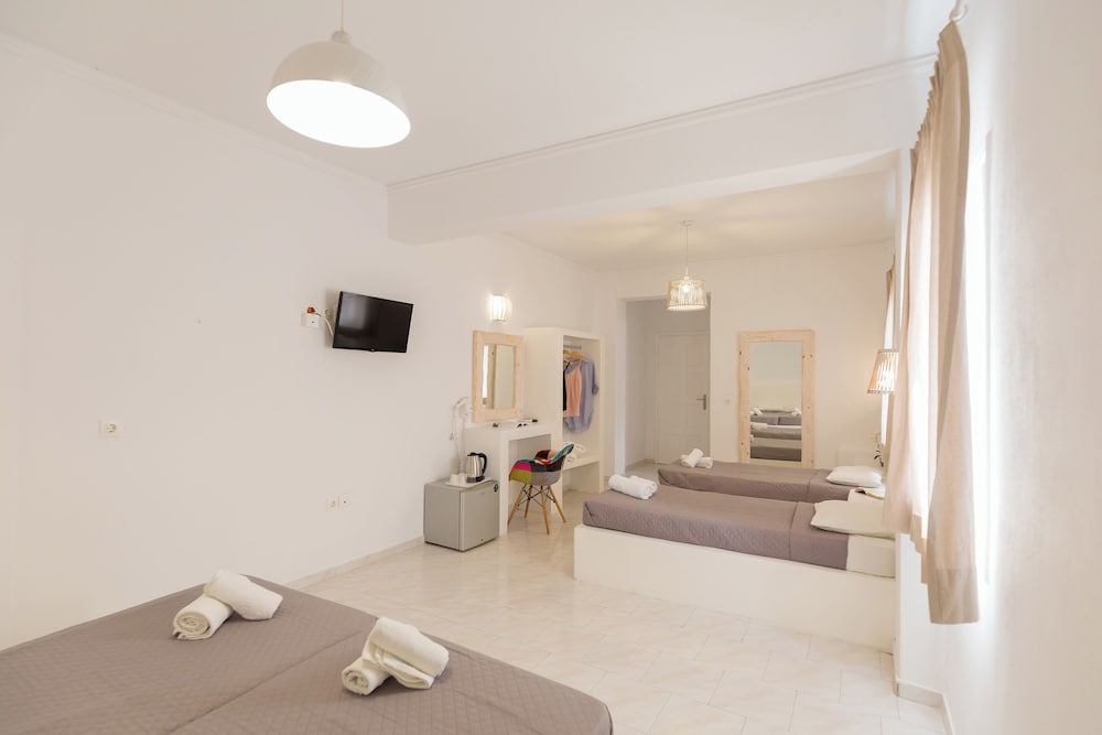 Comfort Quadruple Room, Patio