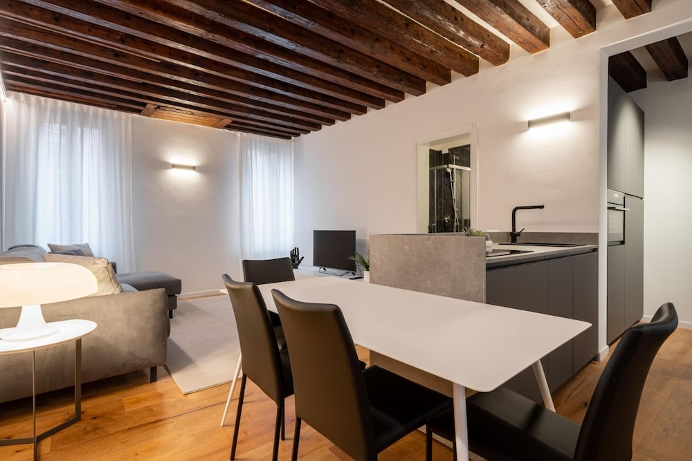 Apartment photo 1