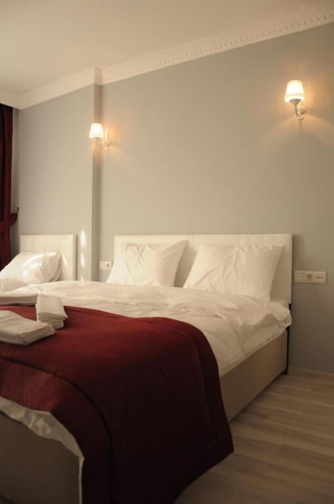 Classic Triple Room photo 2
