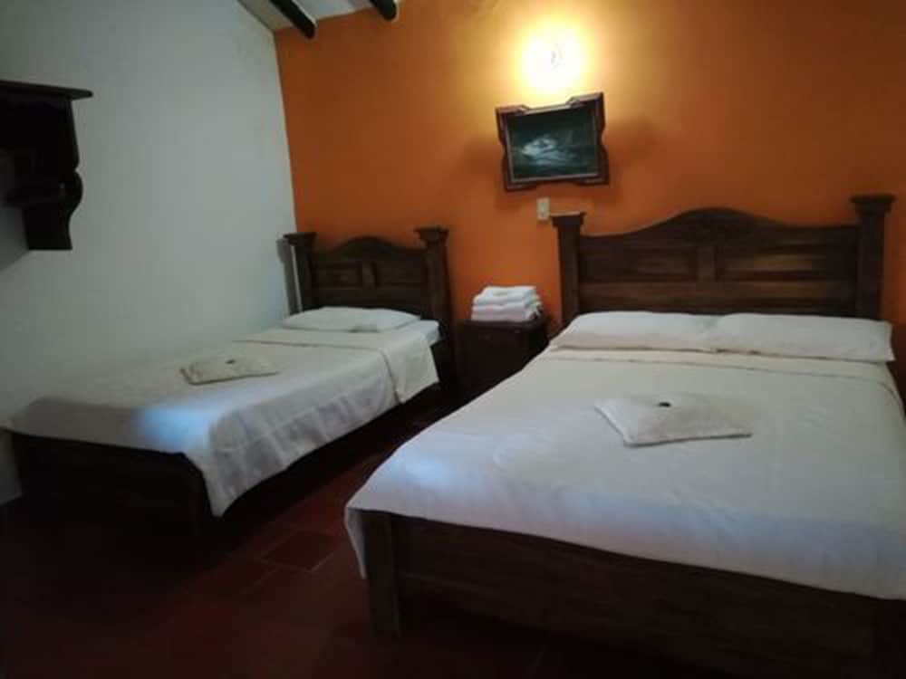 Standard Triple Room, Multiple Beds, Non Smoking photo 1