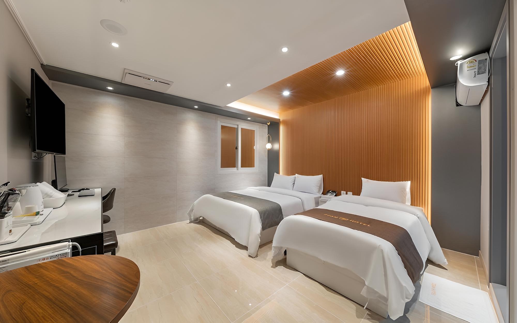 Room (DELUXE (1 PC Netflix Wave Disney+ top) - Photo 3