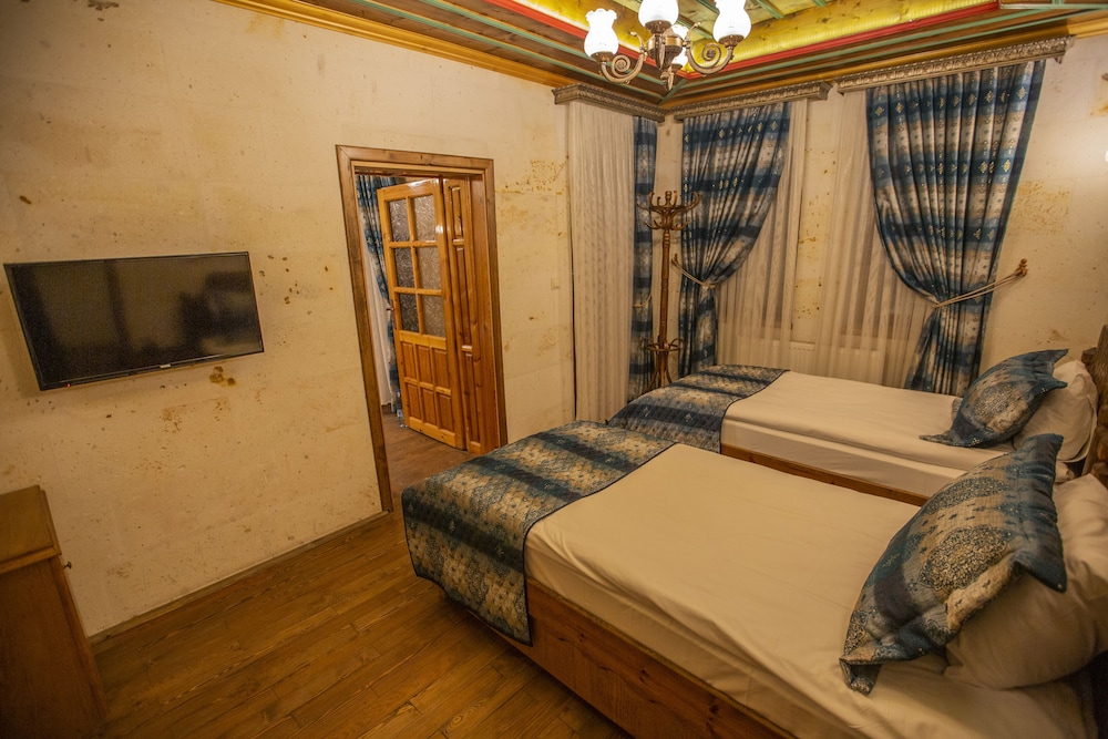 Quadruple Room - Photo 2