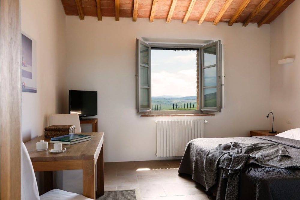 Luxury Studio, 1 King Bed, Valley View, Courtyard Area photo 1