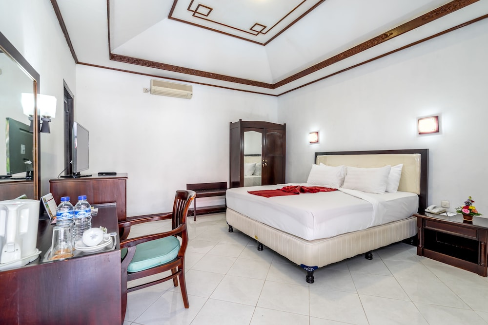 Deluxe Room, Pool View - Photo 3