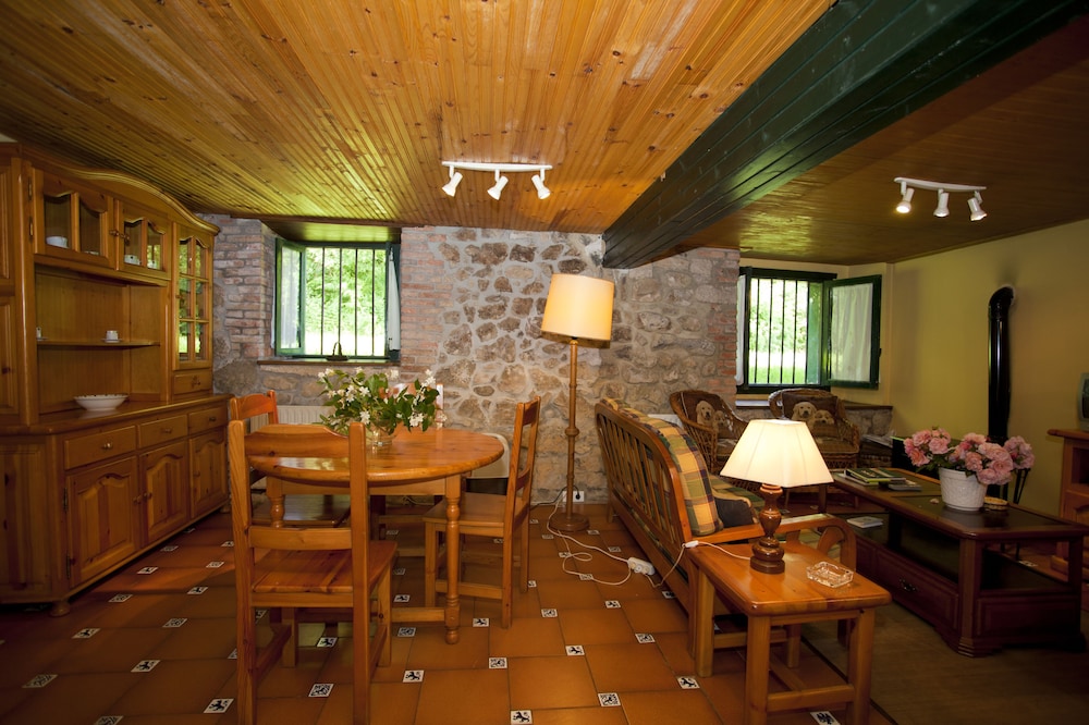 Traditional House, 3 Bedrooms photo 3