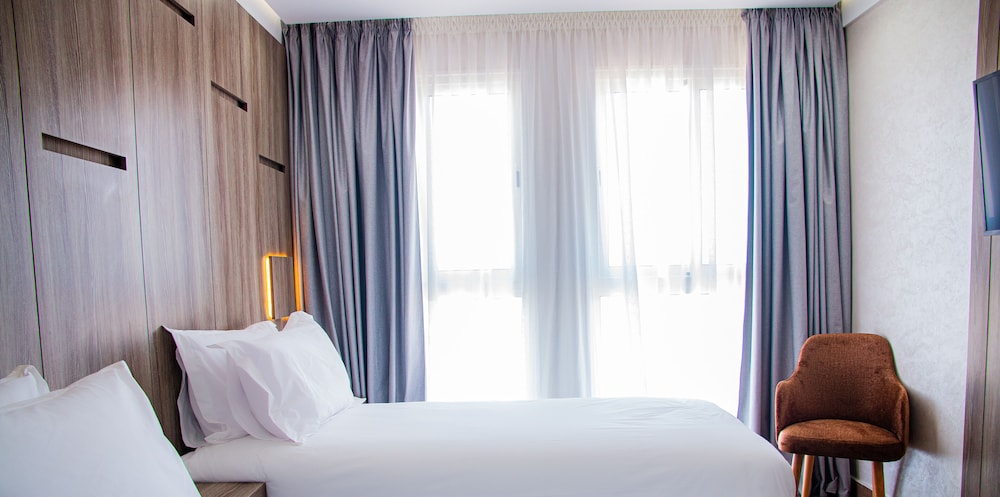 Standard Twin Room, 2 Twin Beds - Photo 1