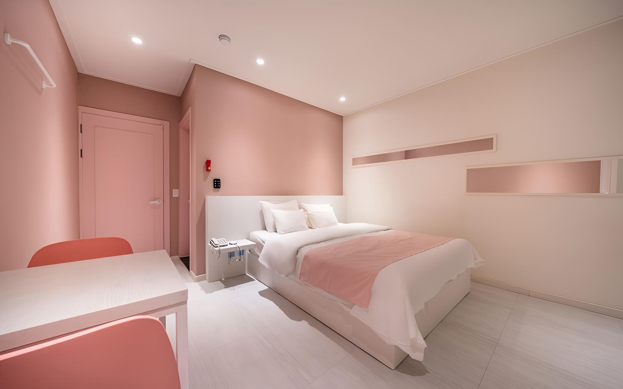 Room (Deluxe Standard (1PC RTX1060 165hz 32) photo 3