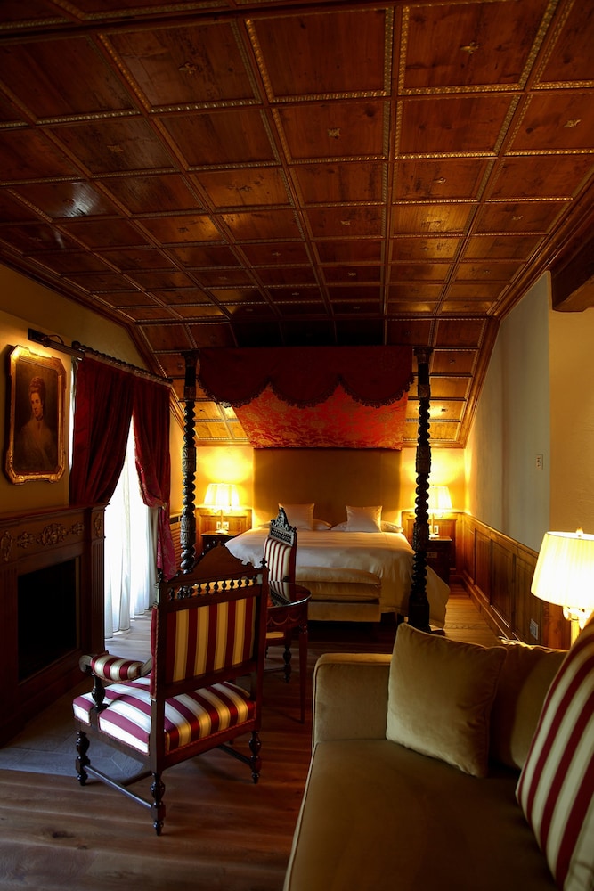 Luxury Suite photo 2