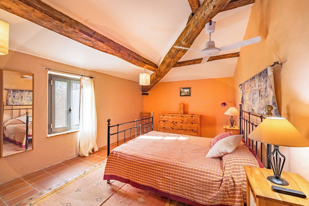 Family Villa, Multiple Bedrooms, Mountainside (Amazing Villa Near The Lake With Pool) photo 1