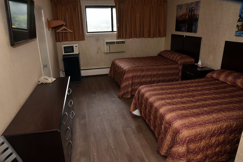Room, 2 Double Beds photo 1