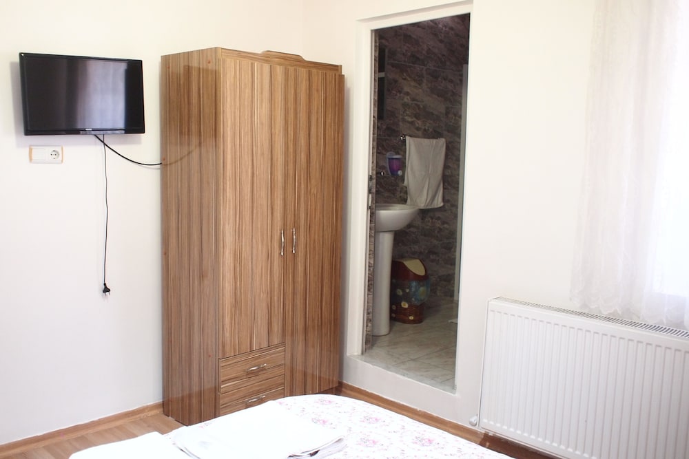 Economy Double Room photo 3