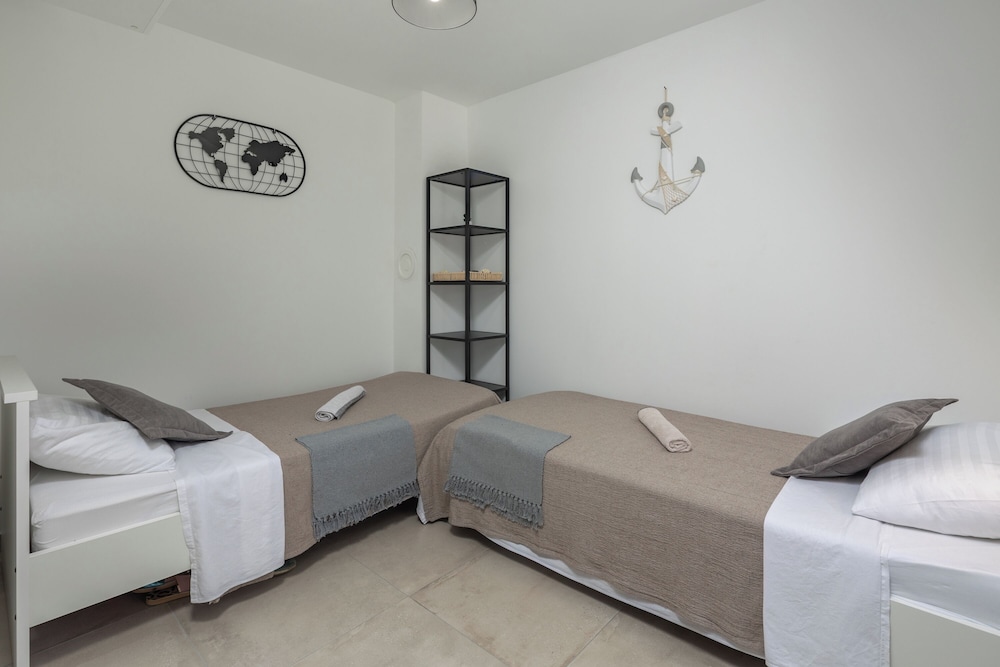 Family House, Multiple Bedrooms (Harmony House Vito) photo 3
