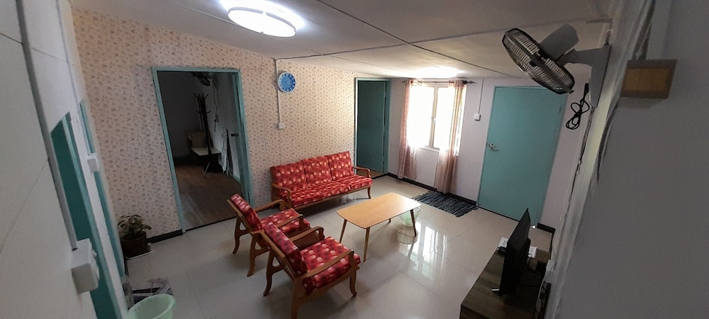 Family House photo 3