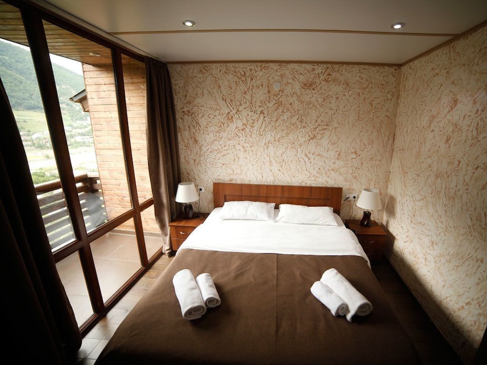 Family Room, Balcony - Photo 1