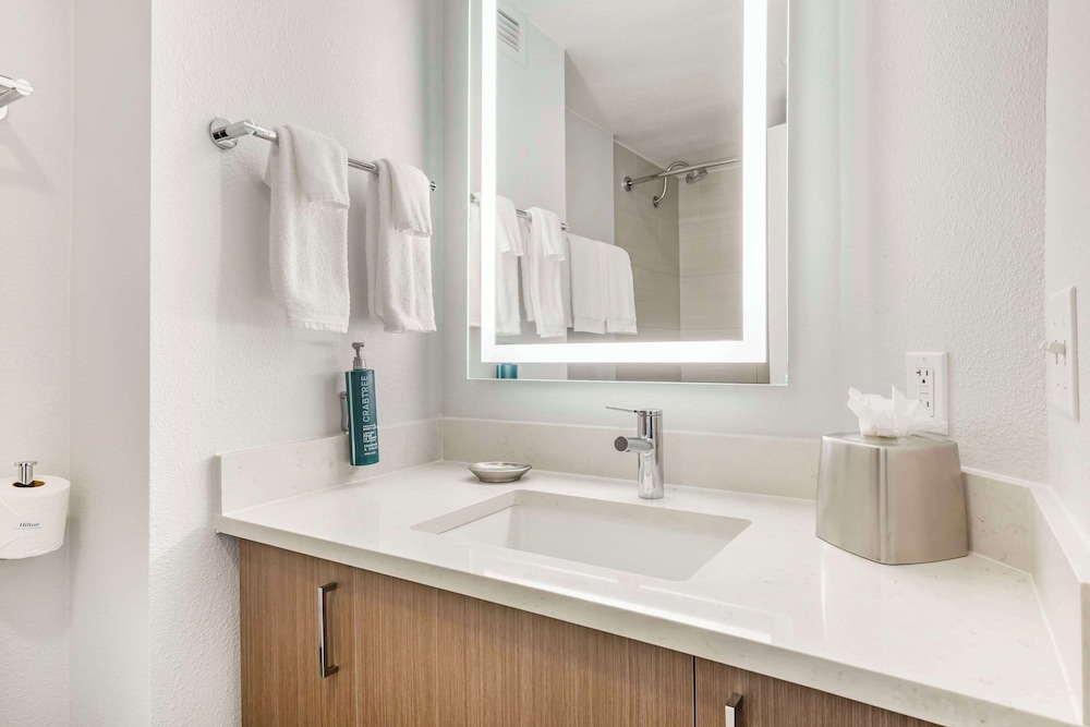 Studio, 1 Queen Bed, Accessible, Kitchenette (Bathtub) - Photo 7