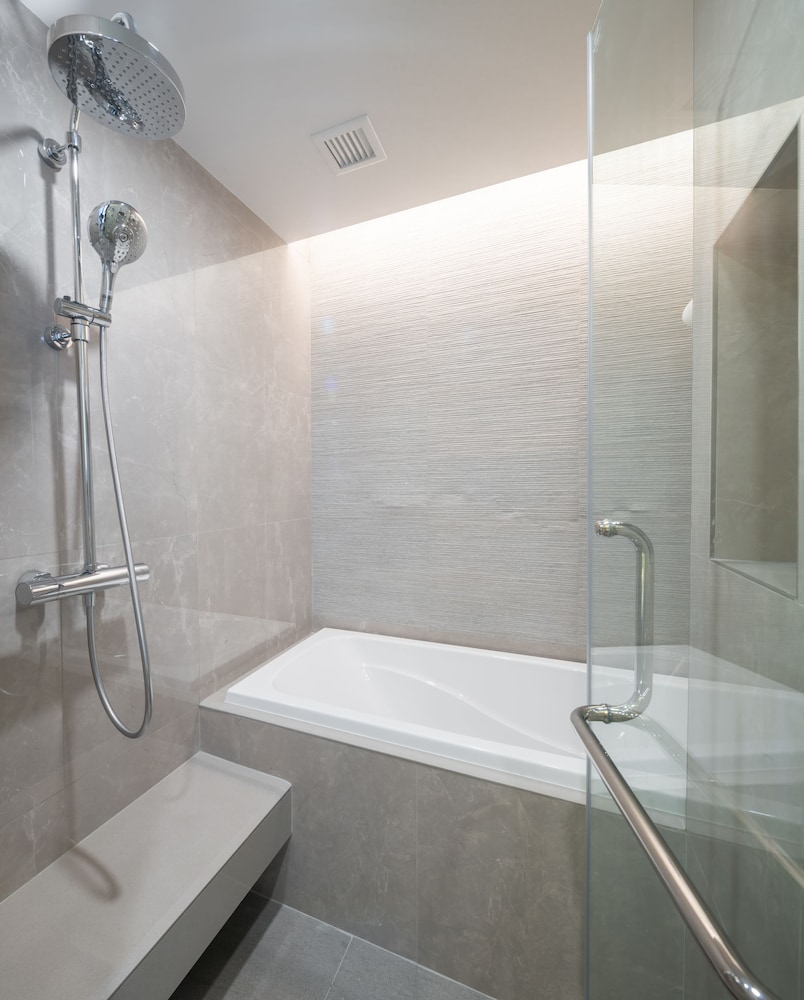 One Bedroom Suite - Photo 10
