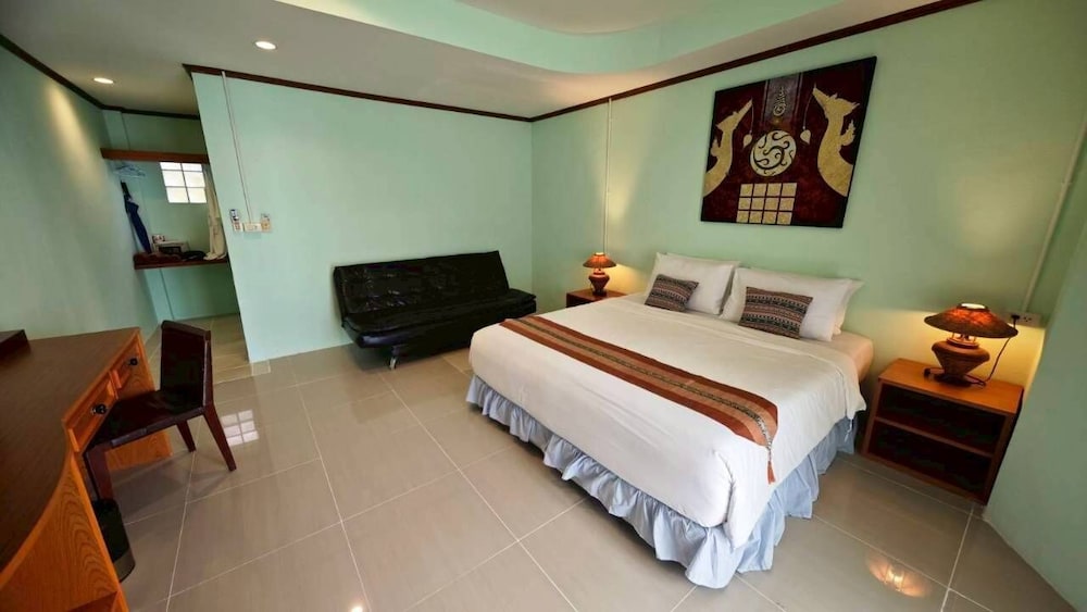 Pool Side Cottage with Double Bed