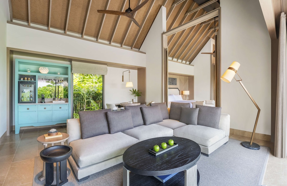 King Grand Reef Villa With Pool