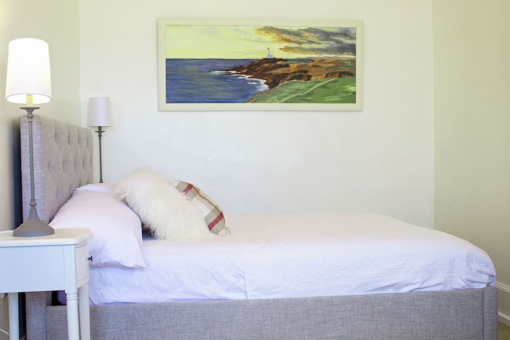 Luxury Double Room, Ensuite, Sea View - Photo 1