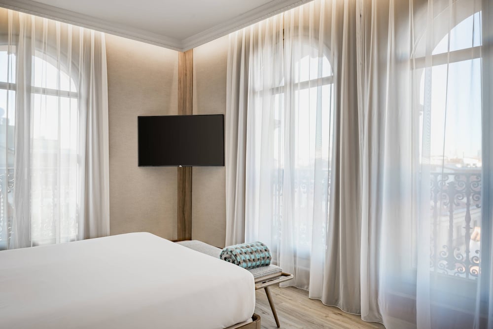 Suite, 1 King Bed, Terrace