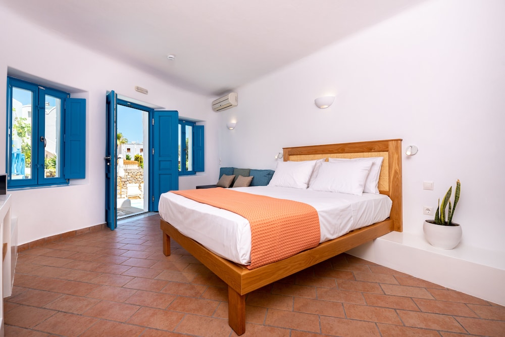 Superior Suite, Pool View