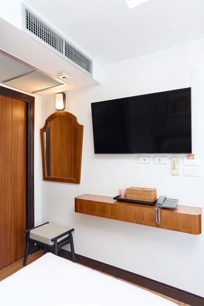 Family Studio Suite, 2 Bedrooms - Photo 10