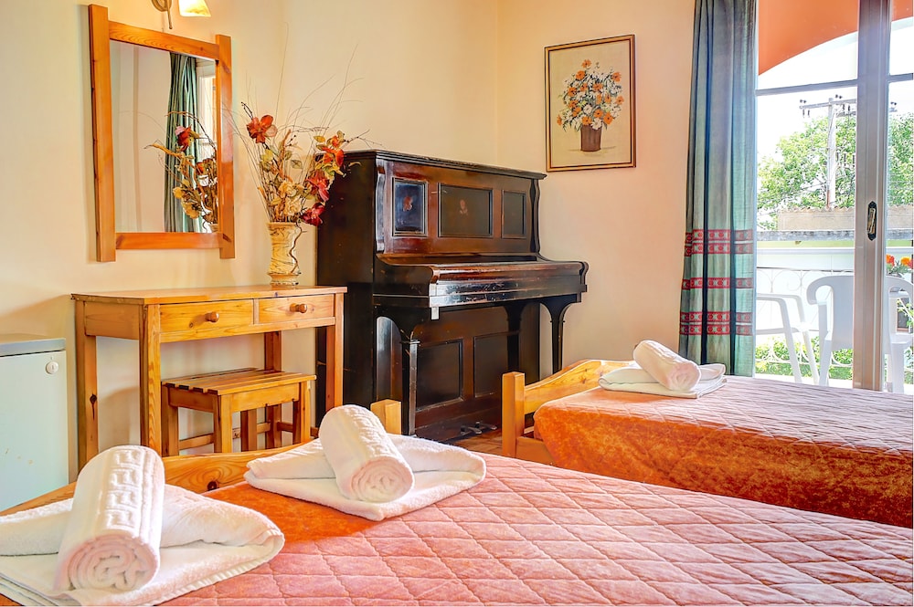 Apartment, 2 Bedrooms, Balcony, Corner photo 1
