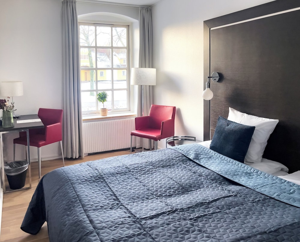 Classic Room, 1 King Bed photo 1