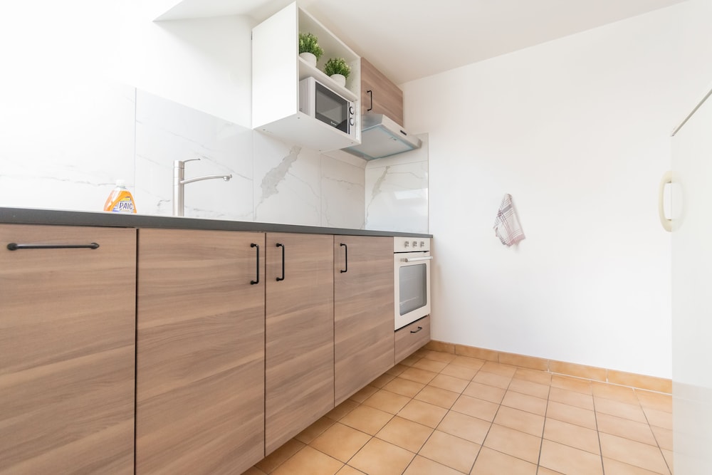 Warm Familiar Apartment - Photo 14